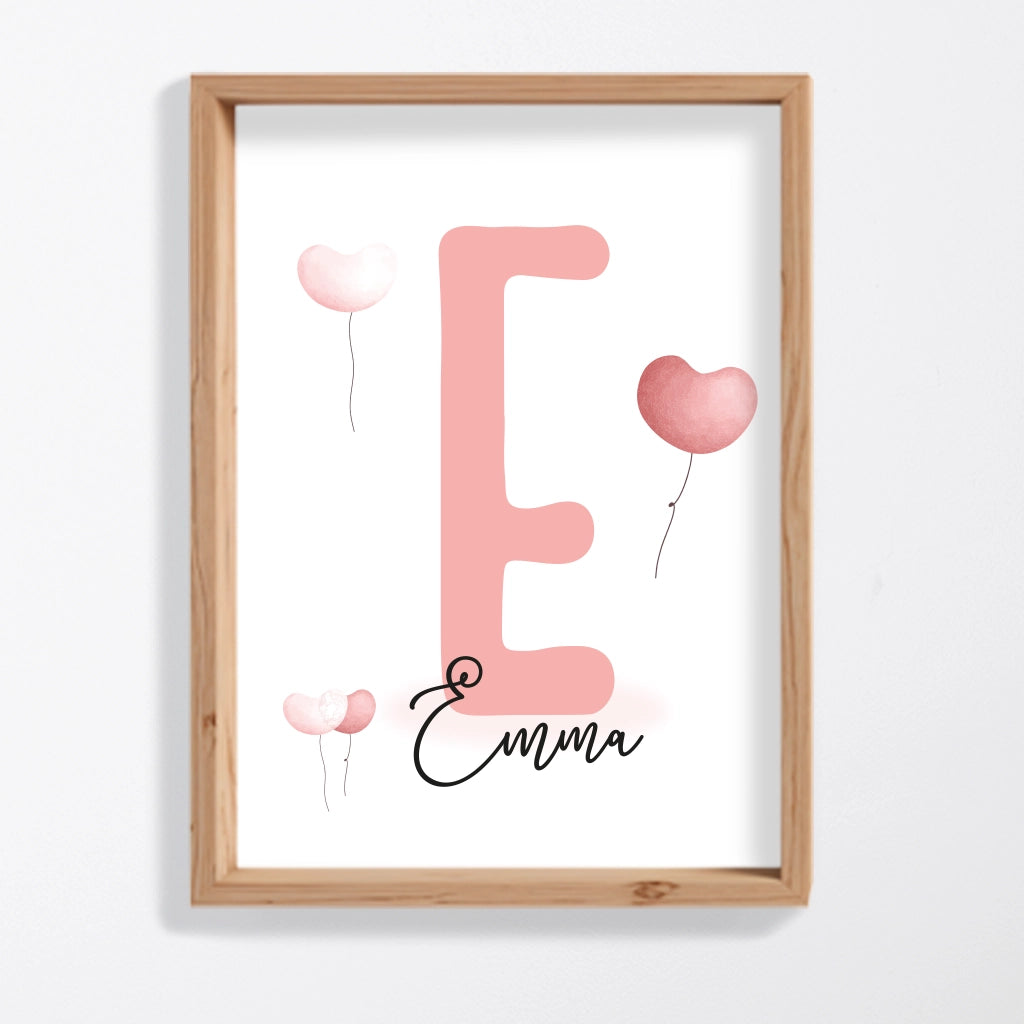 Lámina inicial personalizada en rosa con nombre de bebé