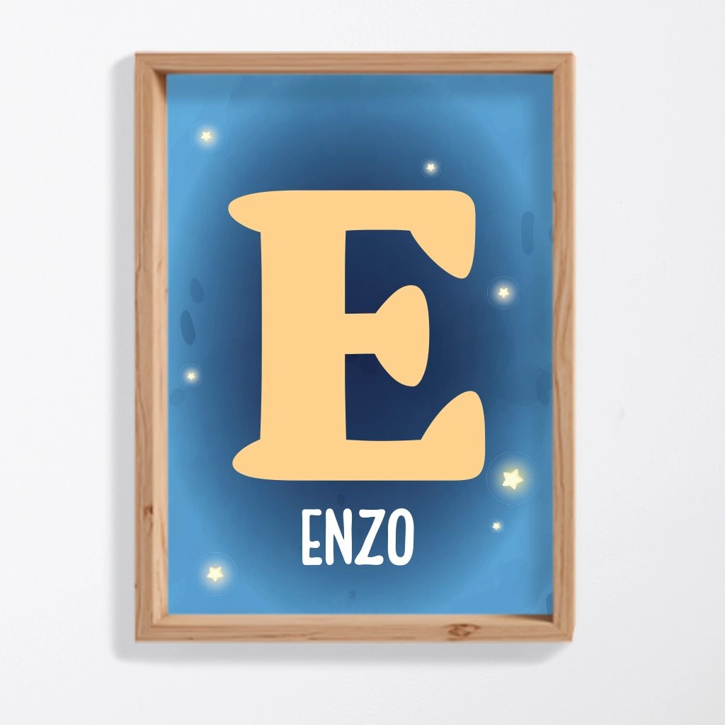 Lámina inicial personalizada amarilla con nombre de bebé, temática espacial