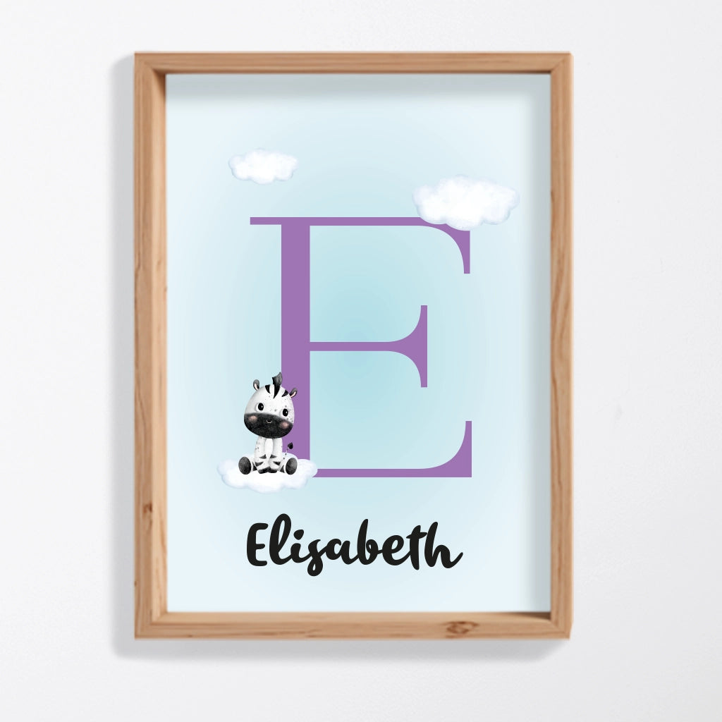 Diseño inicial lila infantil con nube y cebra decorativa